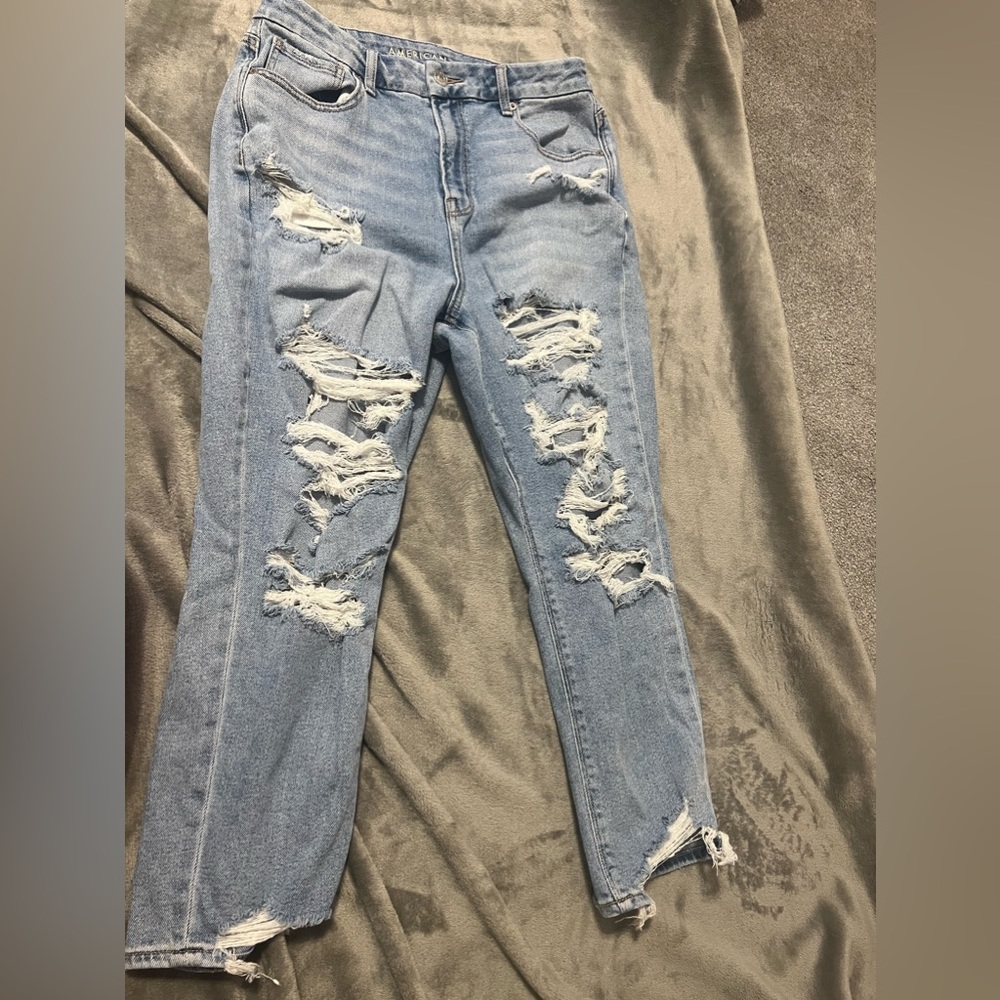 American Eagle. Short Length Ripped Stretchy Jeans